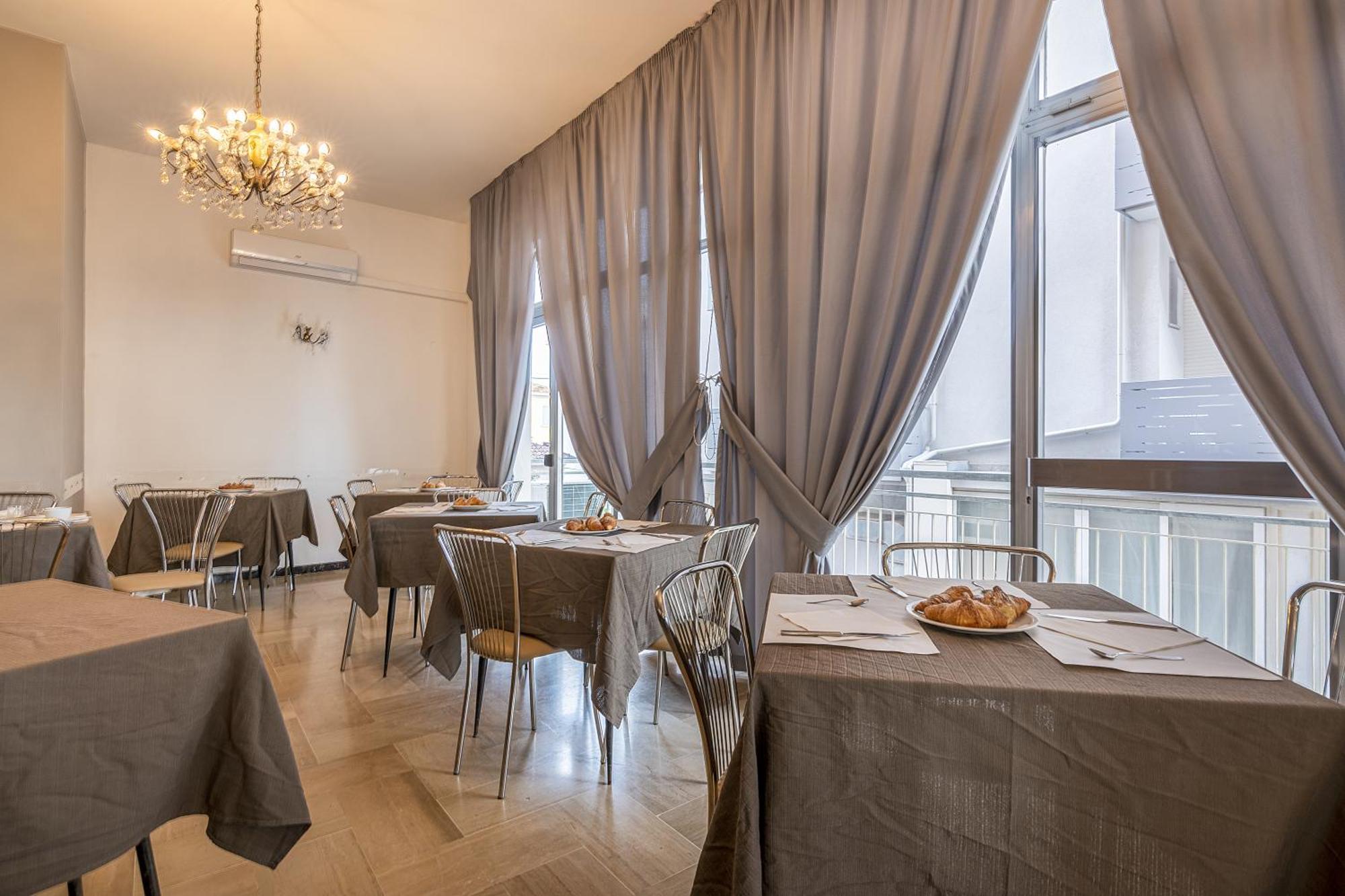 Hotel Lily Hotel 3*